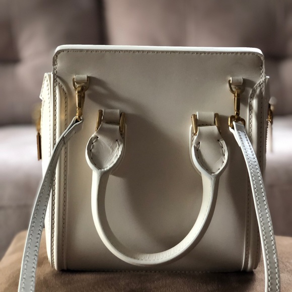 BRAND NEW ALEXANDER MCQUEEN CROSSBODY BAG - Picture 8 of 8